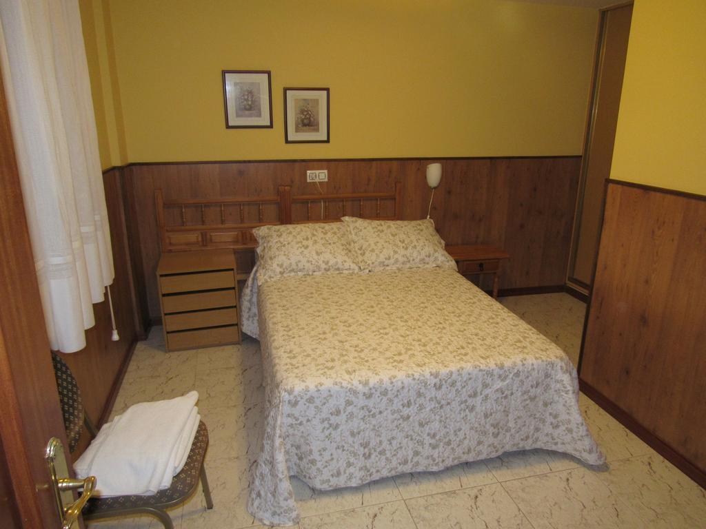 Hostal Restaurante El Abuelo Trobajo Del Camino Exteriér fotografie