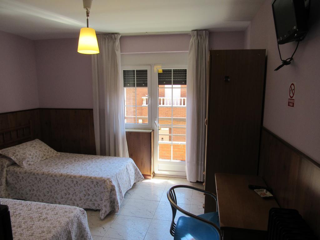 Hostal Restaurante El Abuelo Trobajo Del Camino Exteriér fotografie
