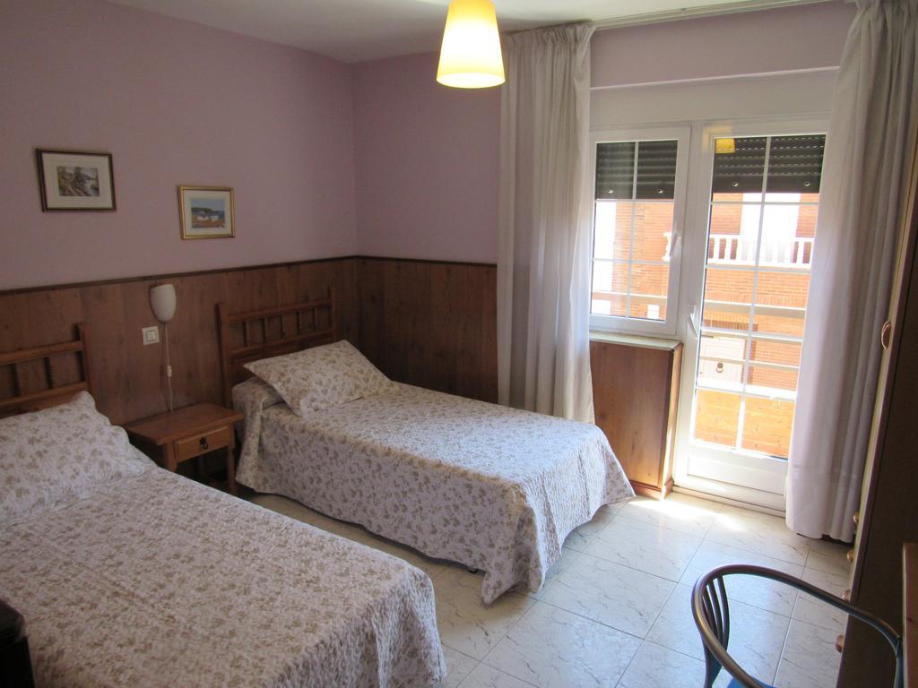 Hostal Restaurante El Abuelo Trobajo Del Camino Exteriér fotografie