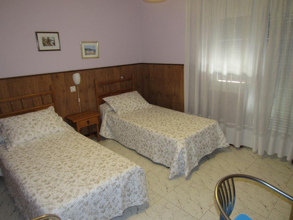 Hostal Restaurante El Abuelo Trobajo Del Camino Exteriér fotografie