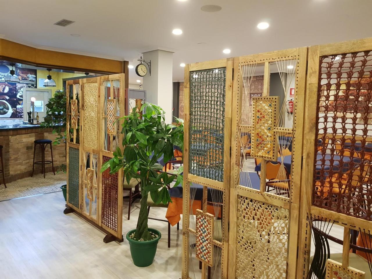 Hostal Restaurante El Abuelo Trobajo Del Camino Exteriér fotografie