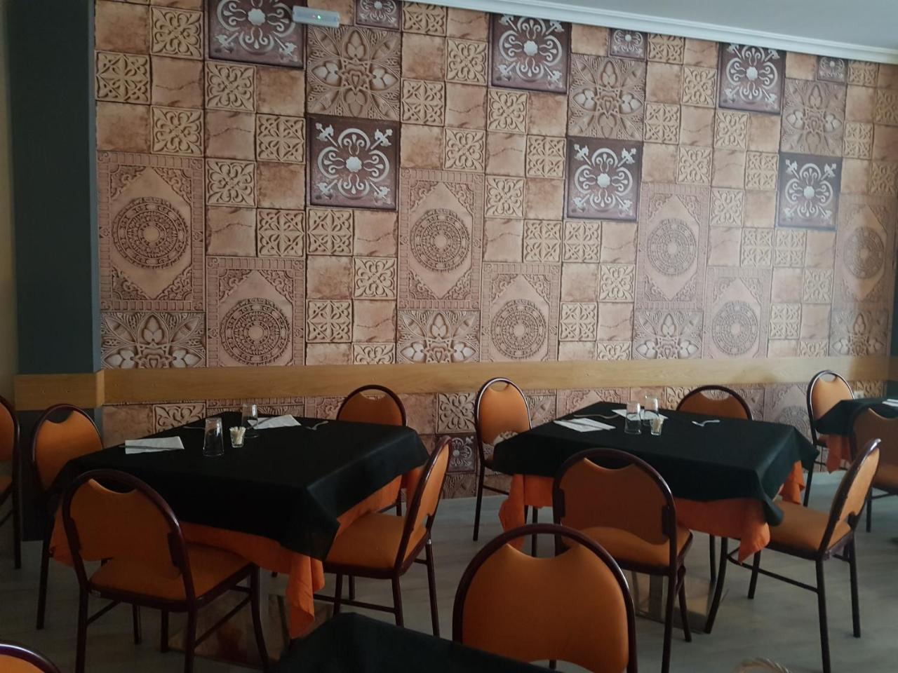 Hostal Restaurante El Abuelo Trobajo Del Camino Exteriér fotografie