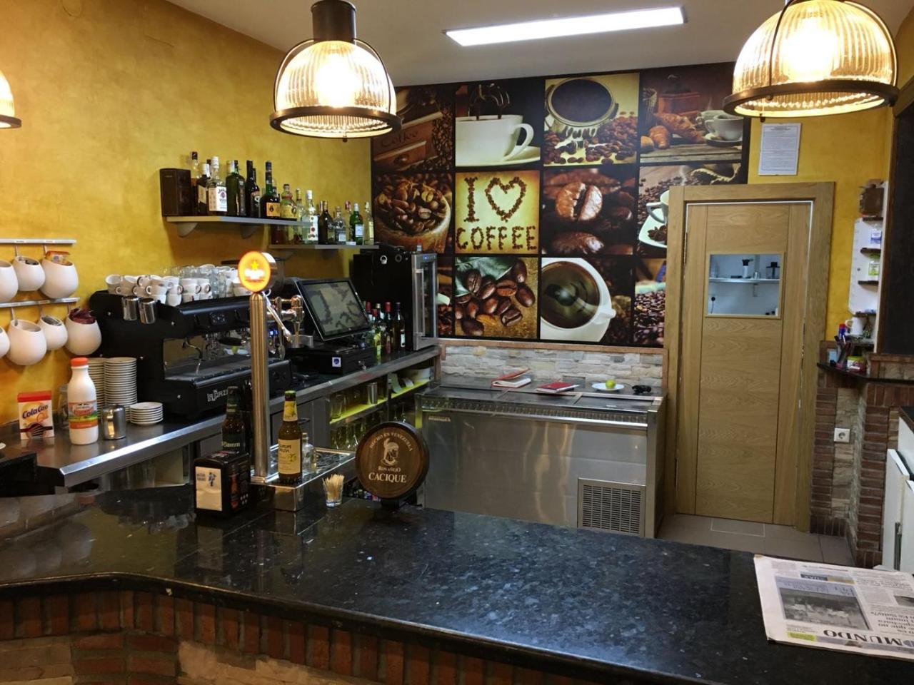 Hostal Restaurante El Abuelo Trobajo Del Camino Exteriér fotografie